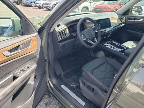 Avocado Green Pearl 2026 Volkswagen Atlas 2.0T SE W/TECHNOLOGY