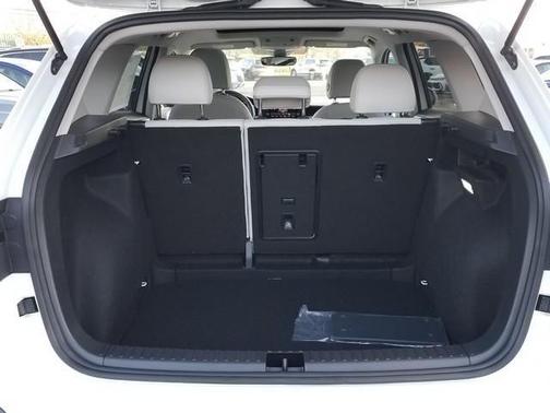 Pure White 2026 Volkswagen Taos 1.5T SE