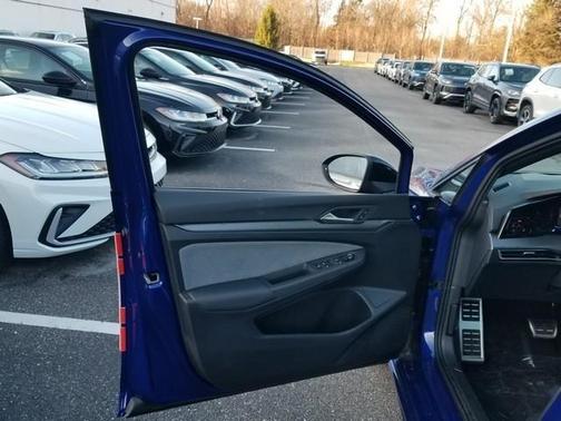 Lapiz Blue Metallic 2026 Volkswagen Golf R 2.0T