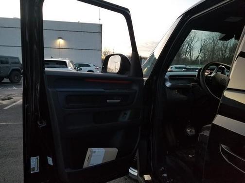 2025 Volkswagen ID. Buzz Pro S