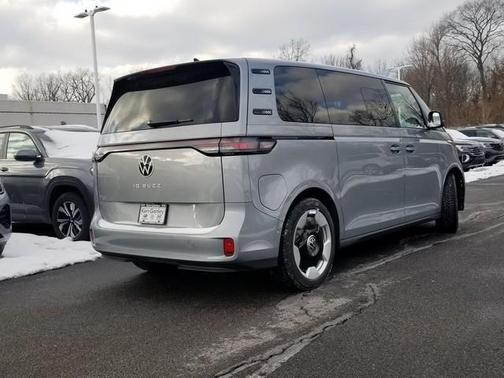 Metro Silver 2025 Volkswagen ID. Buzz Pro S