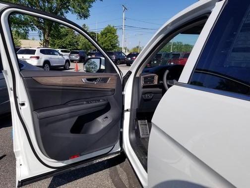 Opal White 2026 Volkswagen Atlas 2.0T SEL Premium R-Line