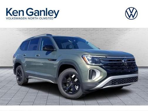 Avocado Green Pearl 2026 Volkswagen Atlas 2.0T Peak Edition