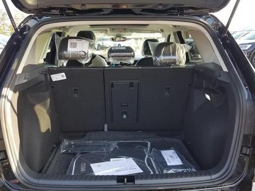 Deep Black Pearl 2026 Volkswagen Taos 1.5T SE