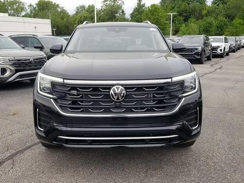 Deep Black Pearl 2026 Volkswagen Atlas 2.0T SEL Premium R-Line