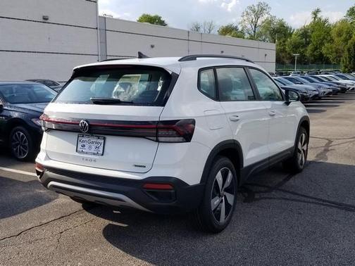 Pure White 2026 Volkswagen Taos 1.5T S