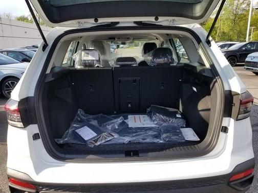 Pure White 2026 Volkswagen Taos 1.5T S