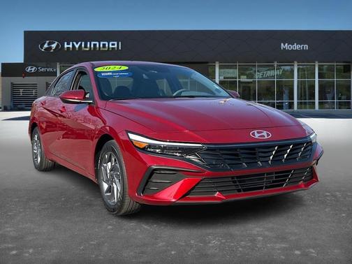 2024 Hyundai ELANTRA SEL