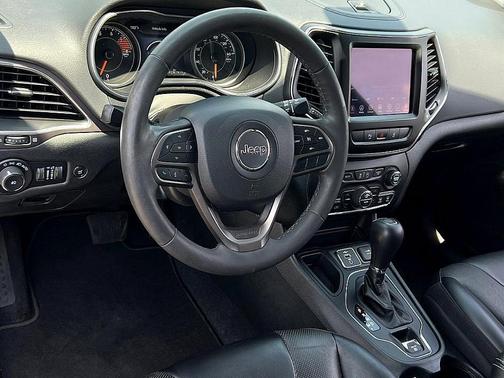 2022 Jeep Cherokee Latitude Lux