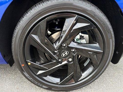 2026 Hyundai ELANTRA SEL