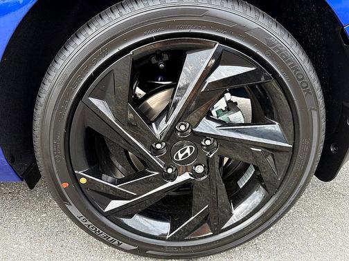 2026 Hyundai ELANTRA SEL