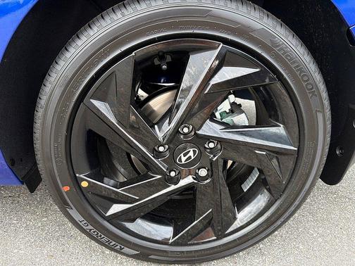 2026 Hyundai ELANTRA SEL