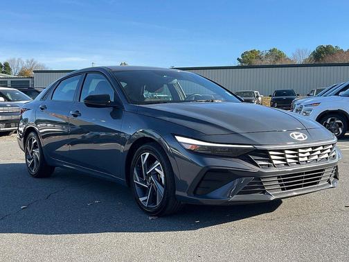 2025 Hyundai ELANTRA SEL Sport