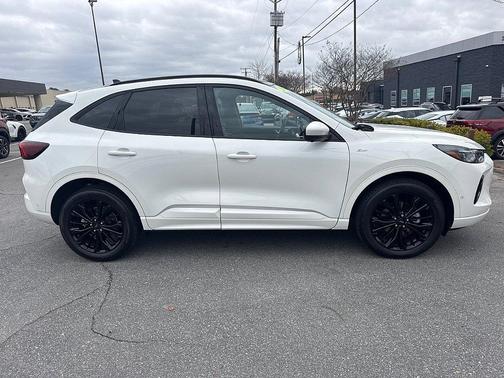 2023 Ford Escape ST-Line Elite