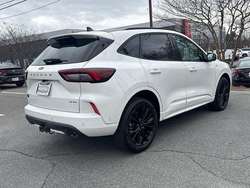 2023 Ford Escape ST-Line Elite