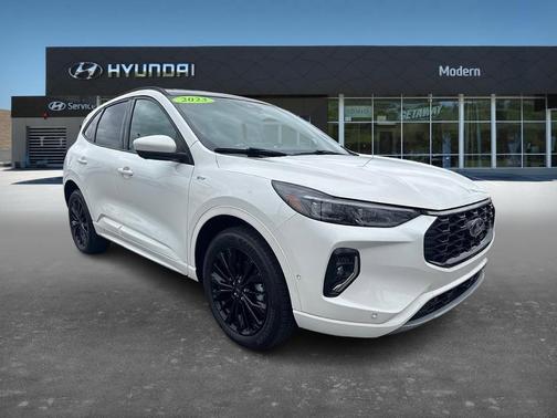 2023 Ford Escape ST-Line Elite