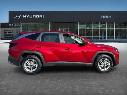 2025 Hyundai TUCSON SE