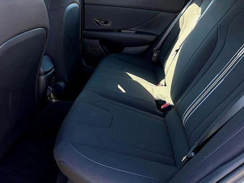 2026 Hyundai ELANTRA SEL