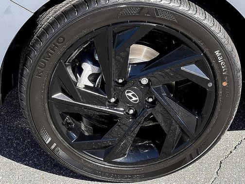 2026 Hyundai ELANTRA SEL