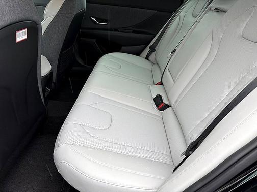 2026 Hyundai ELANTRA HEV Limited