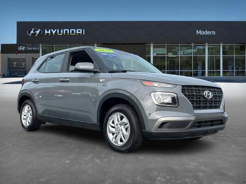 2023 Hyundai VENUE SE