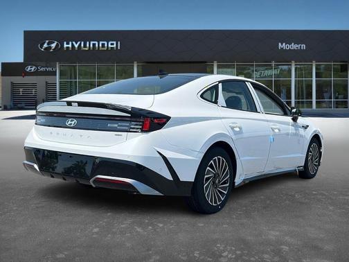 2025 Hyundai SONATA Hybrid Limited