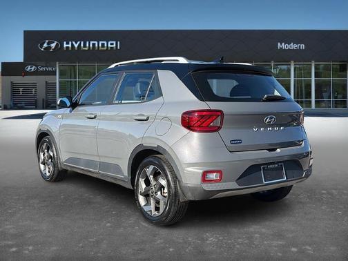 2022 Hyundai VENUE Limited