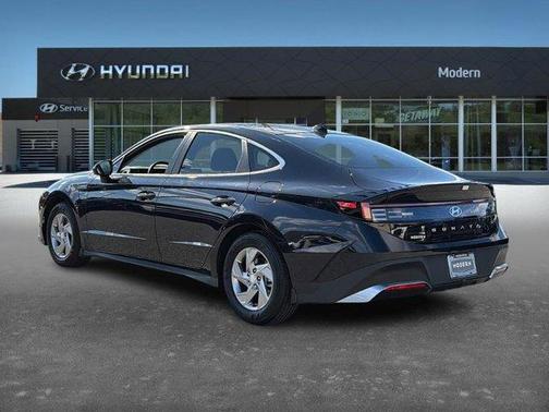 2025 Hyundai SONATA SE