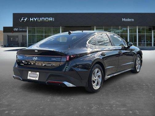 2025 Hyundai SONATA SE