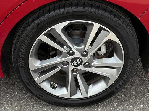 2017 Hyundai ELANTRA Limited