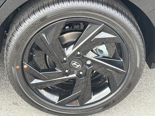 2026 Hyundai ELANTRA SEL