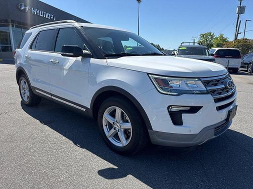White 2018 Ford Explorer XLT