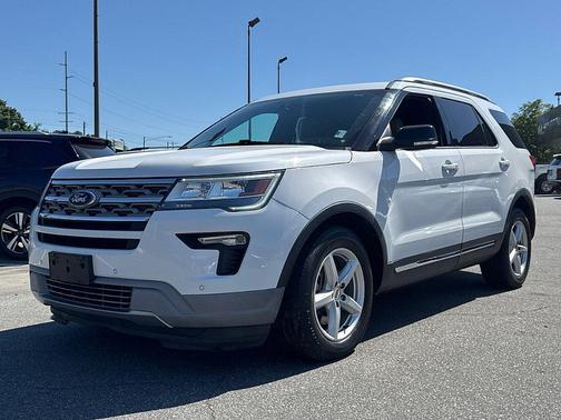 White 2018 Ford Explorer XLT