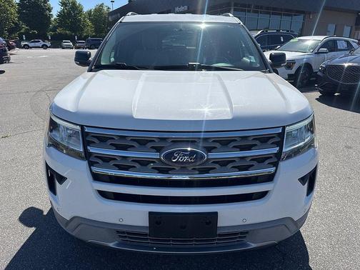 White 2018 Ford Explorer XLT