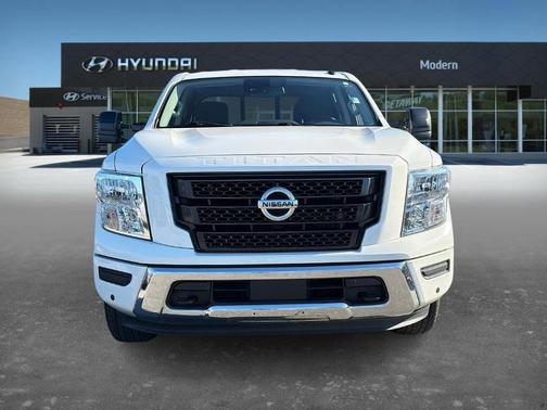 2021 Nissan Titan SV