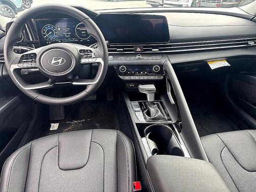 2025 Hyundai ELANTRA HEV Limited
