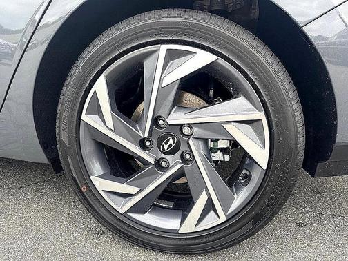 2025 Hyundai ELANTRA HEV Limited