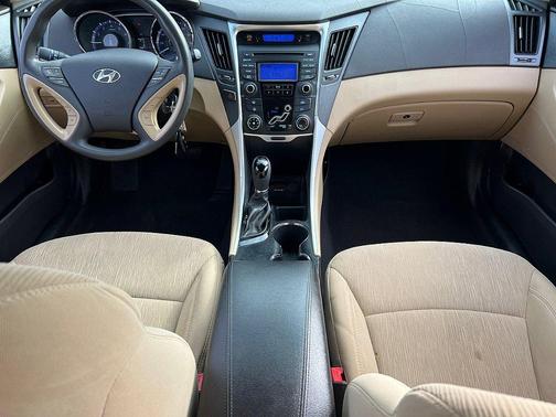 2013 Hyundai SONATA GLS
