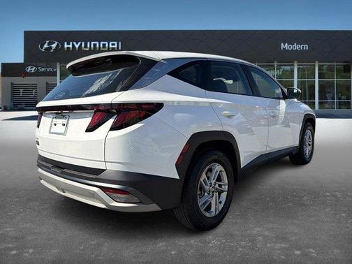 2025 Hyundai TUCSON SE