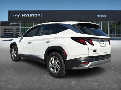 2025 Hyundai TUCSON SE