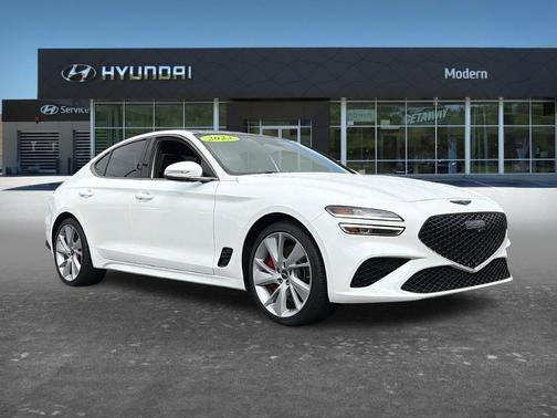 White 2023 Genesis G70 3.3T
