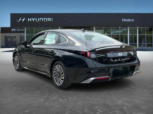 2025 Hyundai SONATA Hybrid SEL