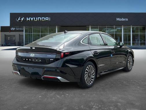 2025 Hyundai SONATA Hybrid SEL