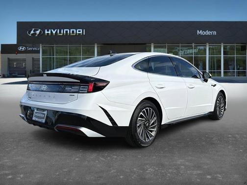 2025 Hyundai SONATA Hybrid SEL