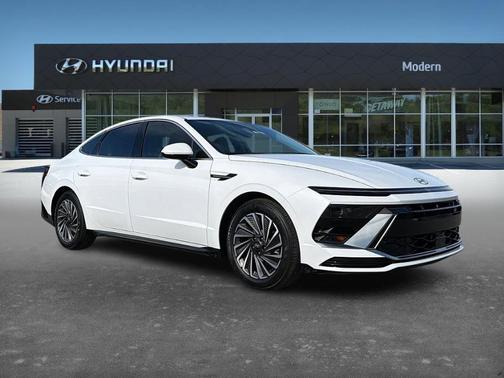 2025 Hyundai SONATA Hybrid SEL