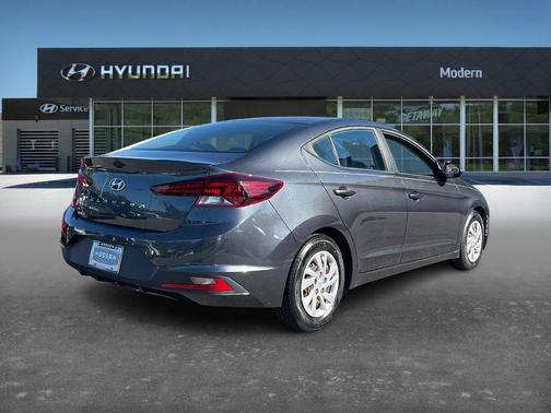 2020 Hyundai ELANTRA SE
