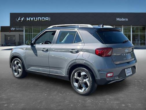 2022 Hyundai VENUE Limited