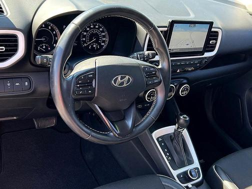 2022 Hyundai VENUE Limited