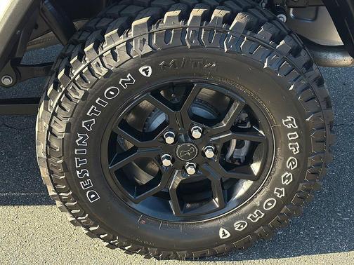 2024 Jeep Gladiator Sport