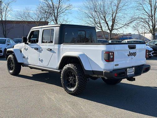 2024 Jeep Gladiator Sport
